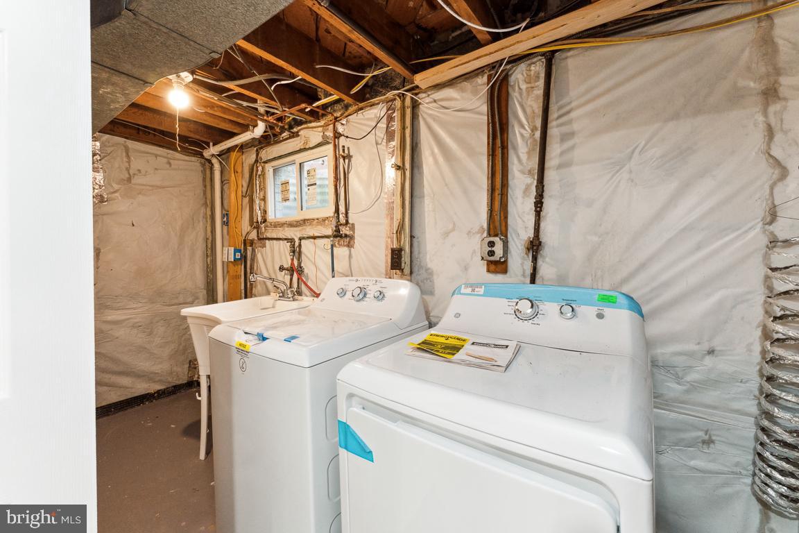 CAROLE HIGHLANDS - Residential