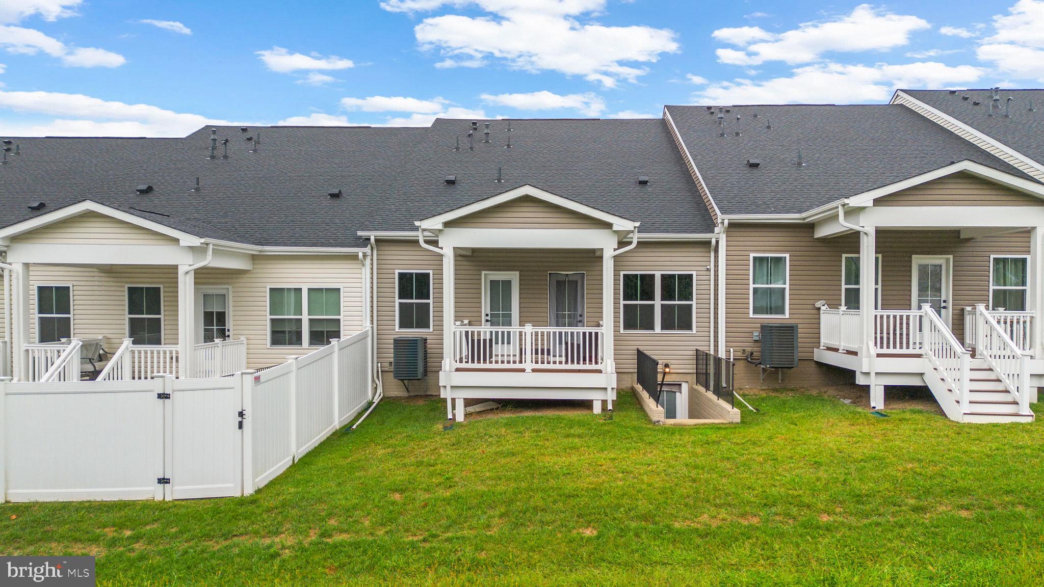 JAMES RUN CARRIAGE HOMES - Residential