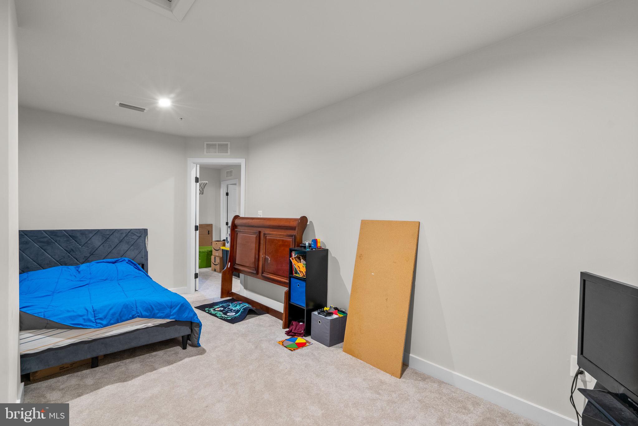 JAMES RUN CARRIAGE HOMES - Residential