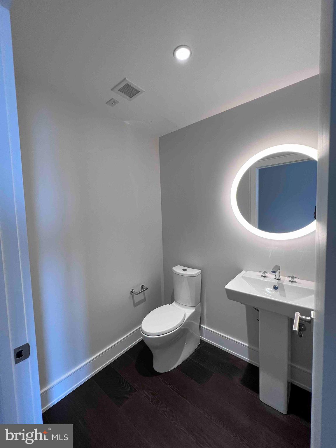 AVENUE OF THE ARTS - Residential