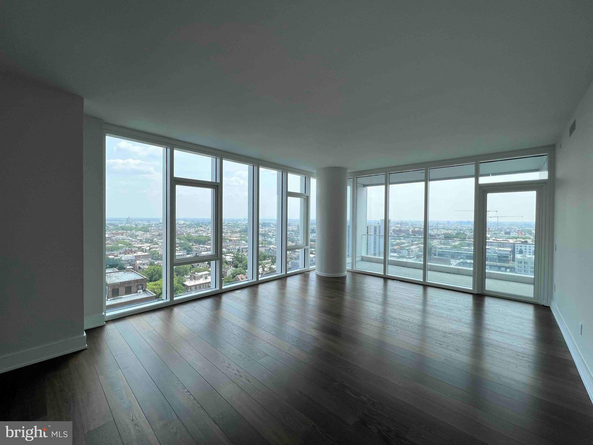 AVENUE OF THE ARTS - Residential