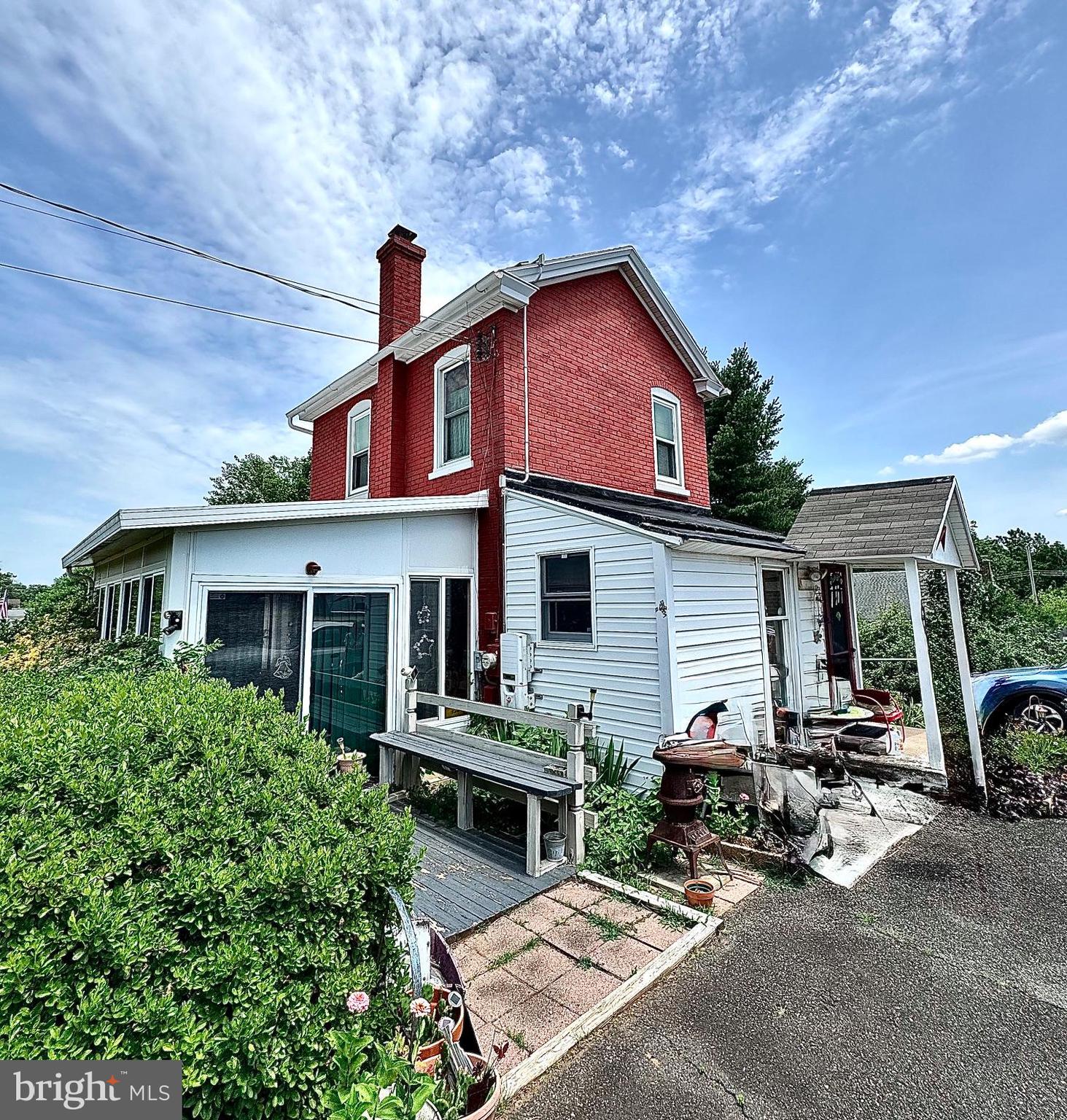 120 E RACE STREET