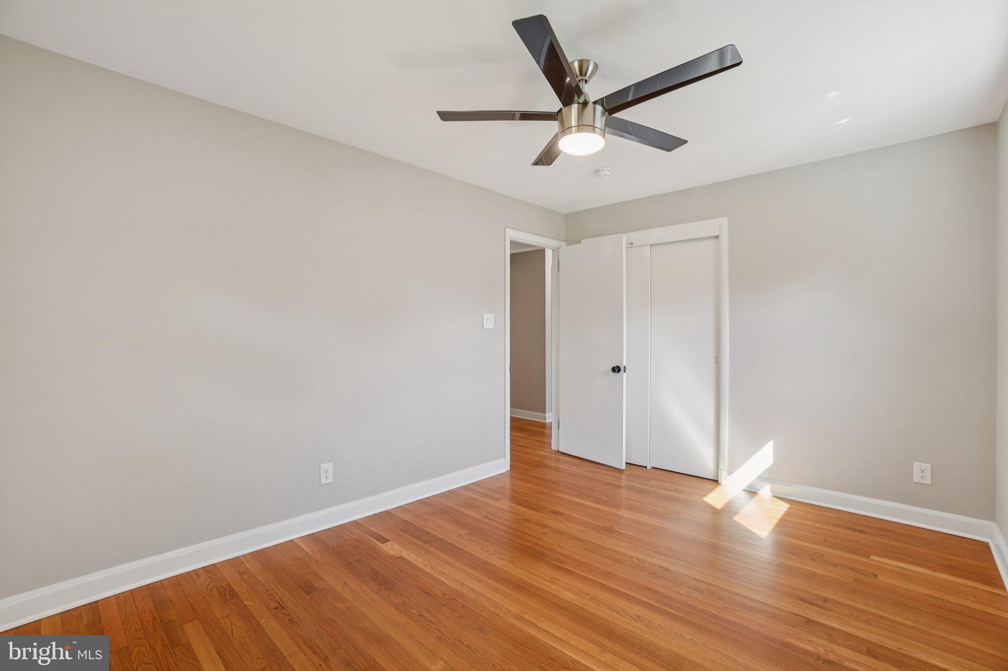 LINCOLNIA HILLS - Residential