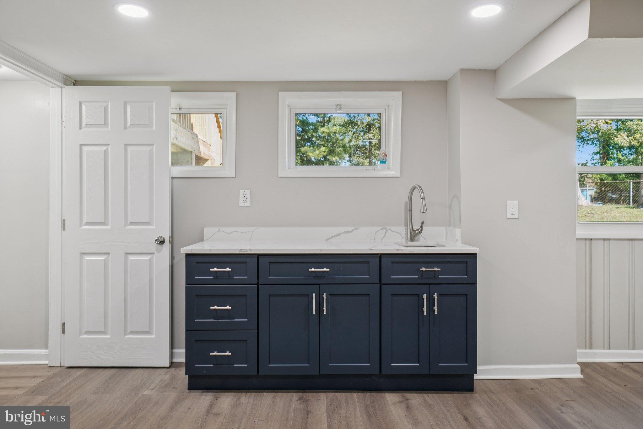 LINCOLNIA HILLS - Residential