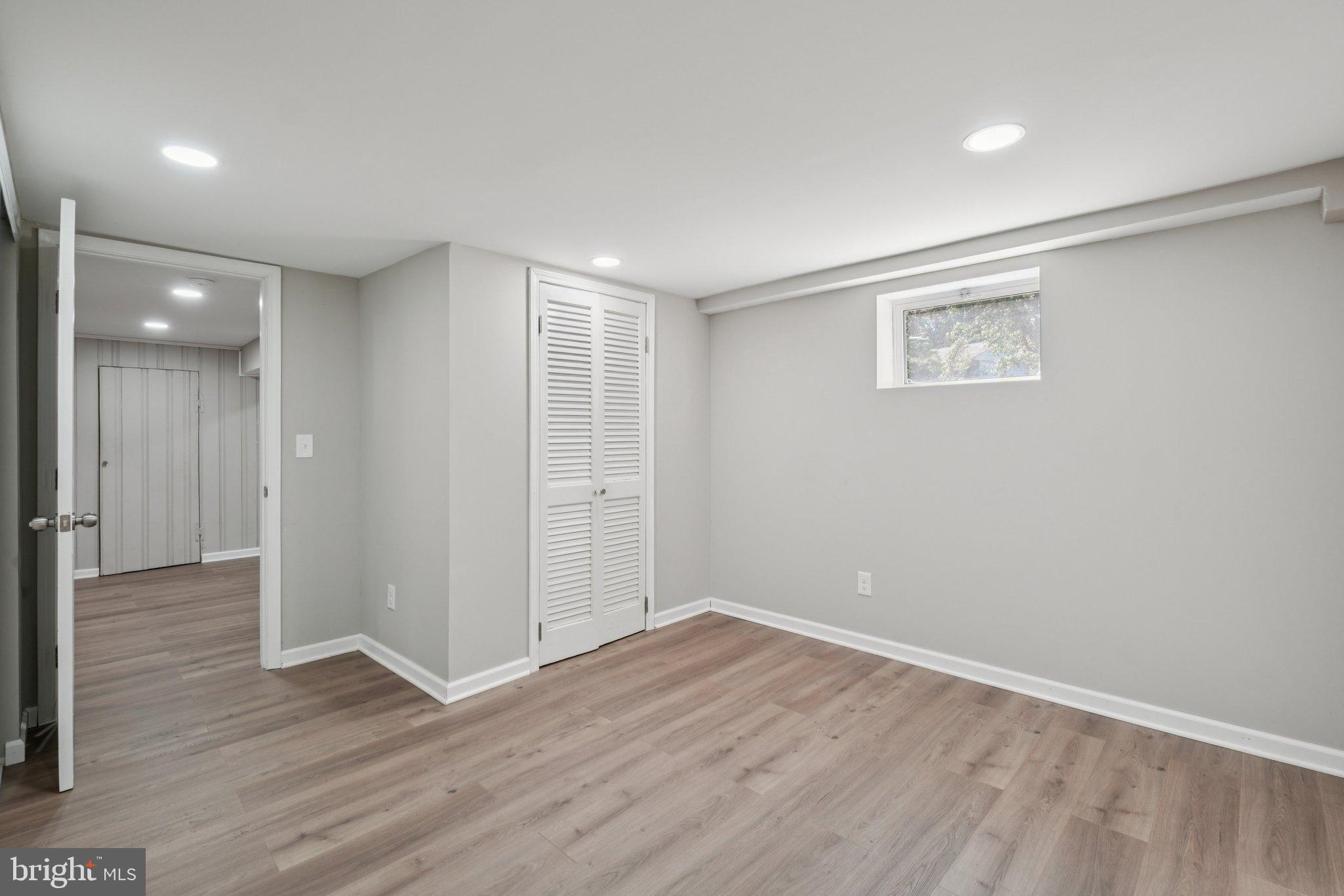 LINCOLNIA HILLS - Residential