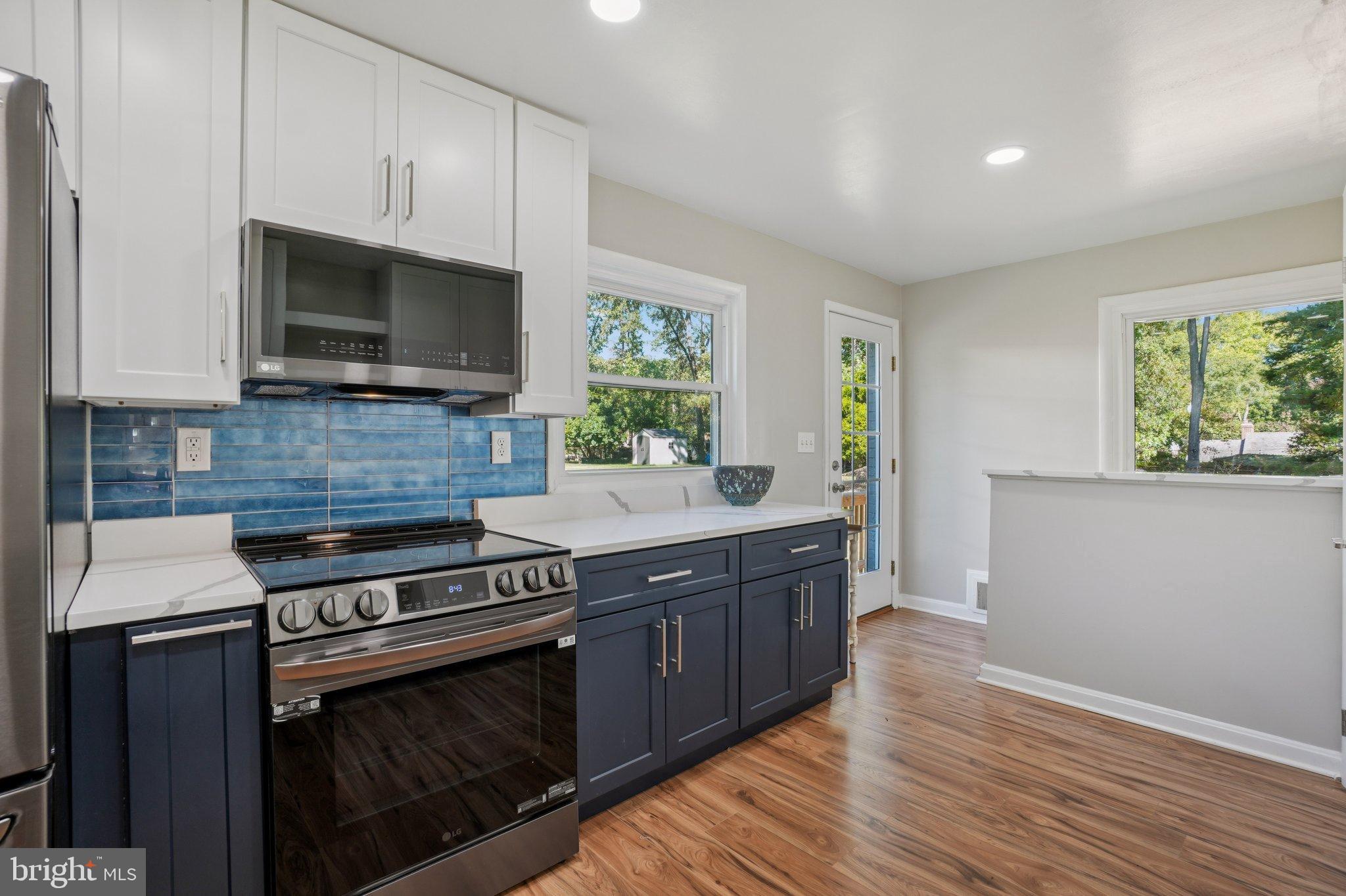 LINCOLNIA HILLS - Residential