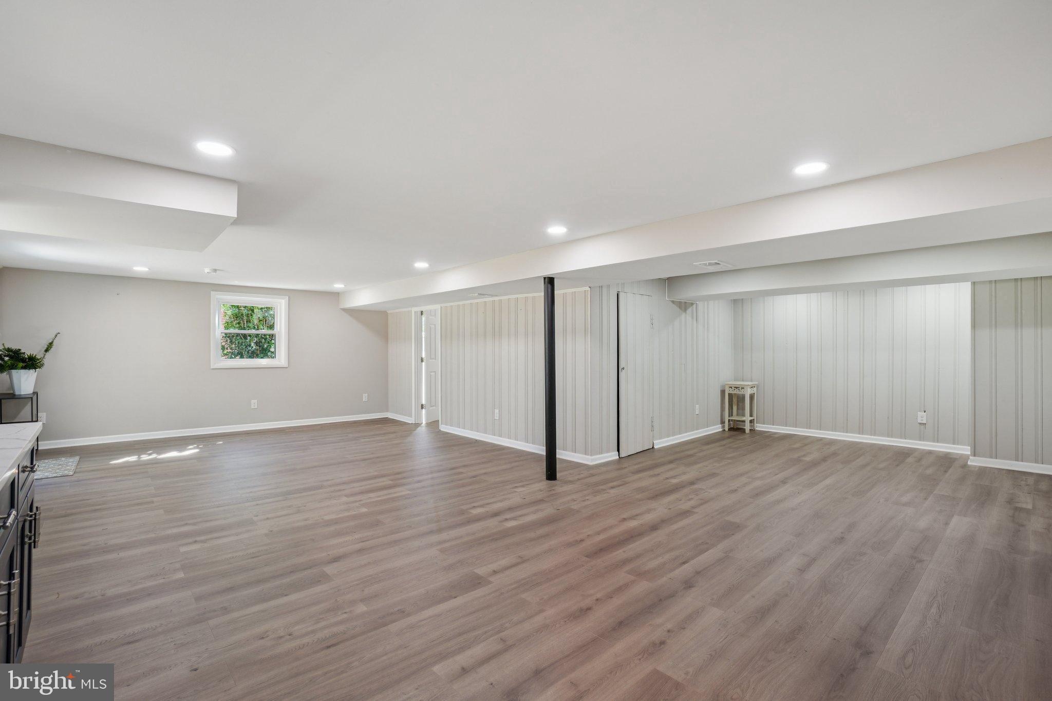 LINCOLNIA HILLS - Residential