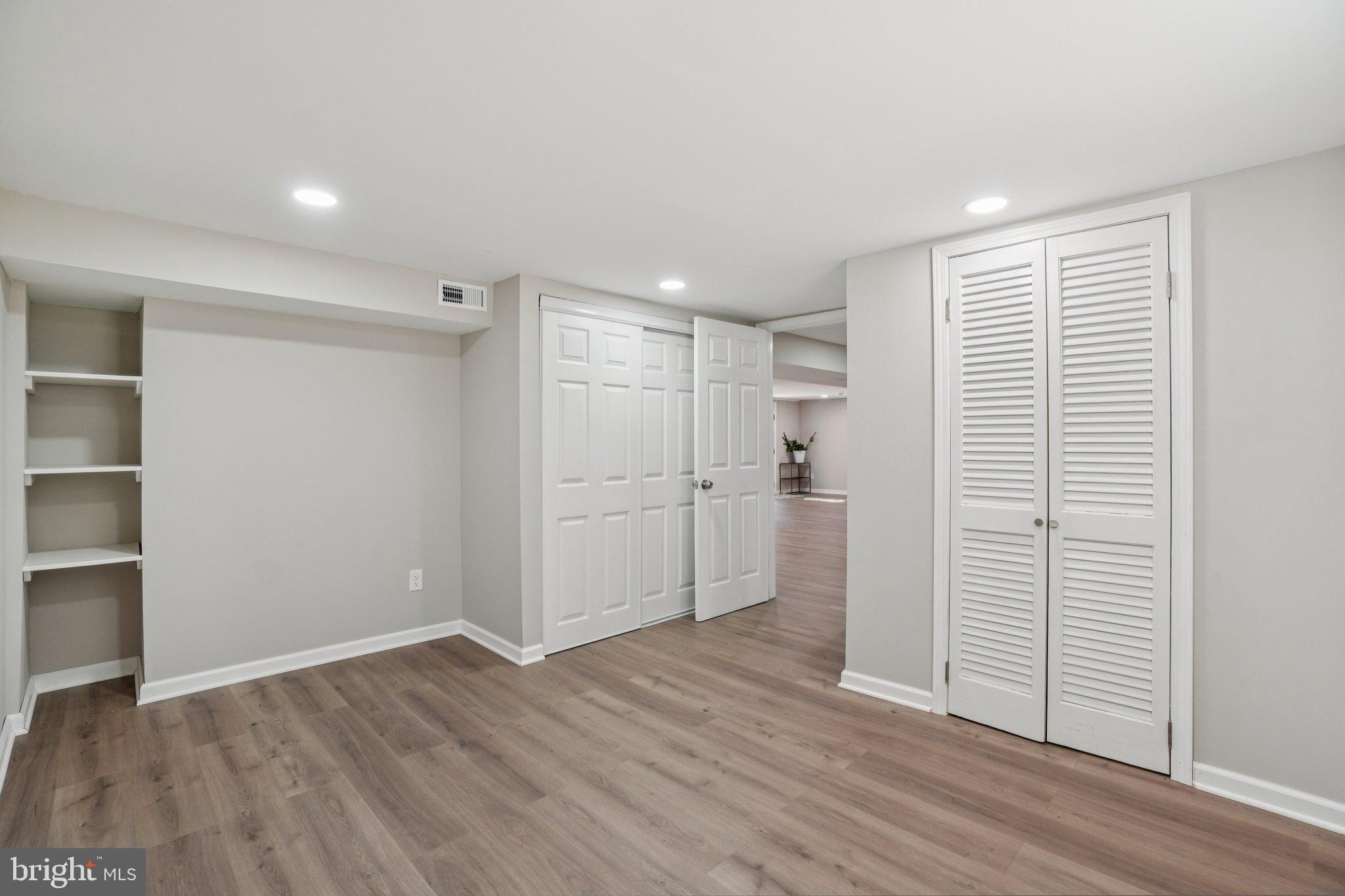 LINCOLNIA HILLS - Residential