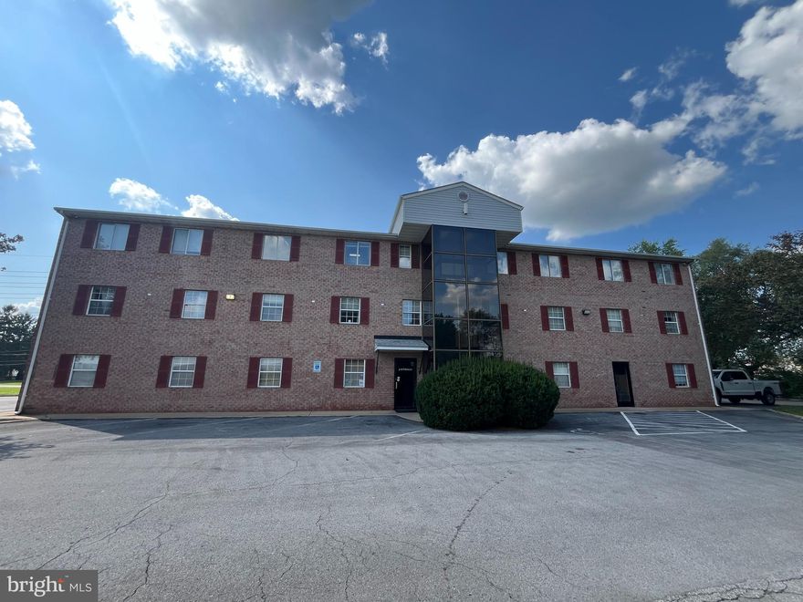 Prime Office Space for Lease – Perfect for Your Business!


Looking for a professional office space to elevate your business? This well-designed office suite offers:

• Two private offices – ideal for focused work or client meetings

• Decently-sized lobby & receptionist area – create a welcoming first impression

• Mini kitchen – convenient space for coffee breaks and quick meals

This office is perfect for small businesses, startups, or professionals looking for a functional and professional workspace. Conveniently located with easy access to major roads, dining, and other local amenities.

Don’t miss out on this fantastic opportunity! Contact us today for a showing.