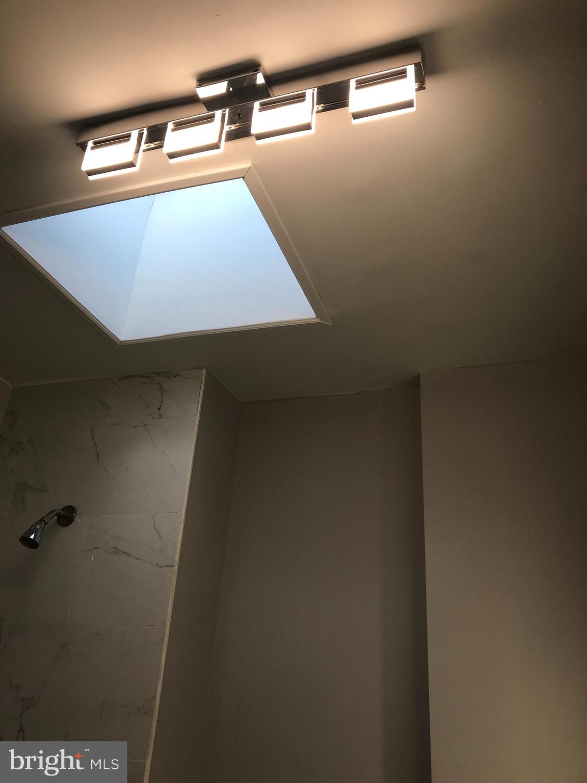 MADISON EASTEND - Residential