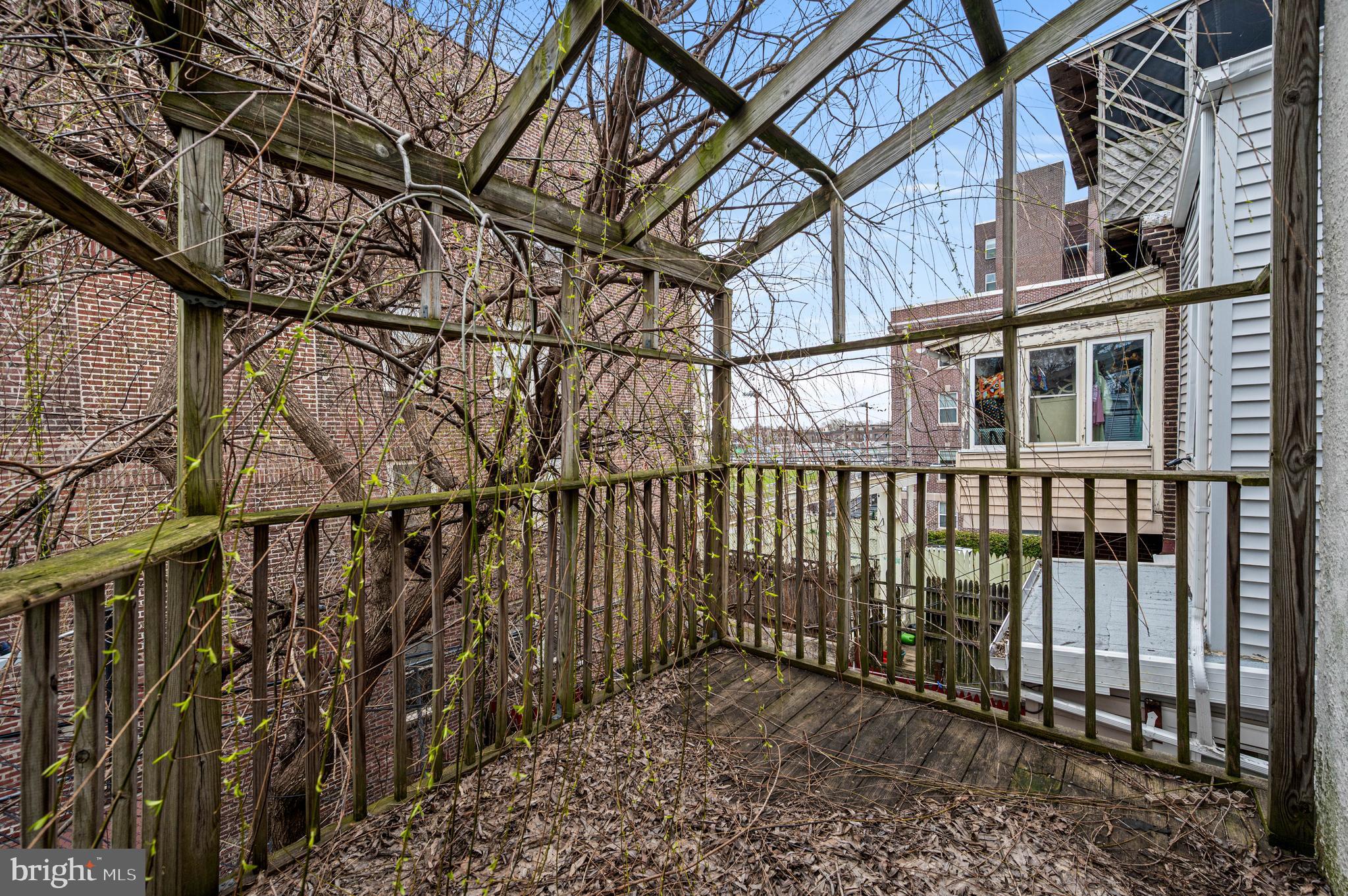 GARDEN COURT - Residential