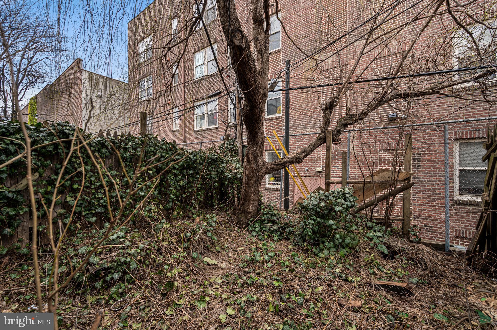 GARDEN COURT - Residential