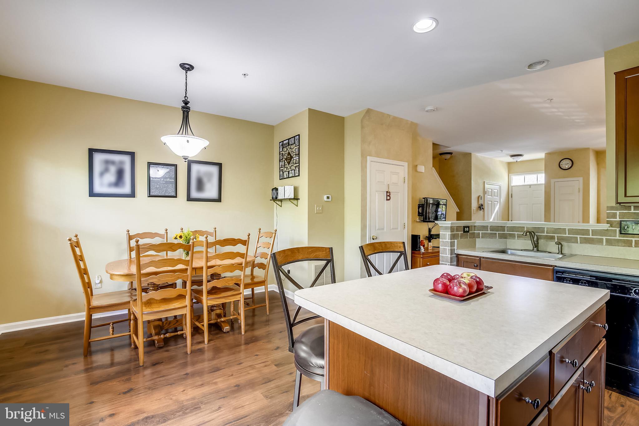 TWIN ARCH CROSSING - Residential