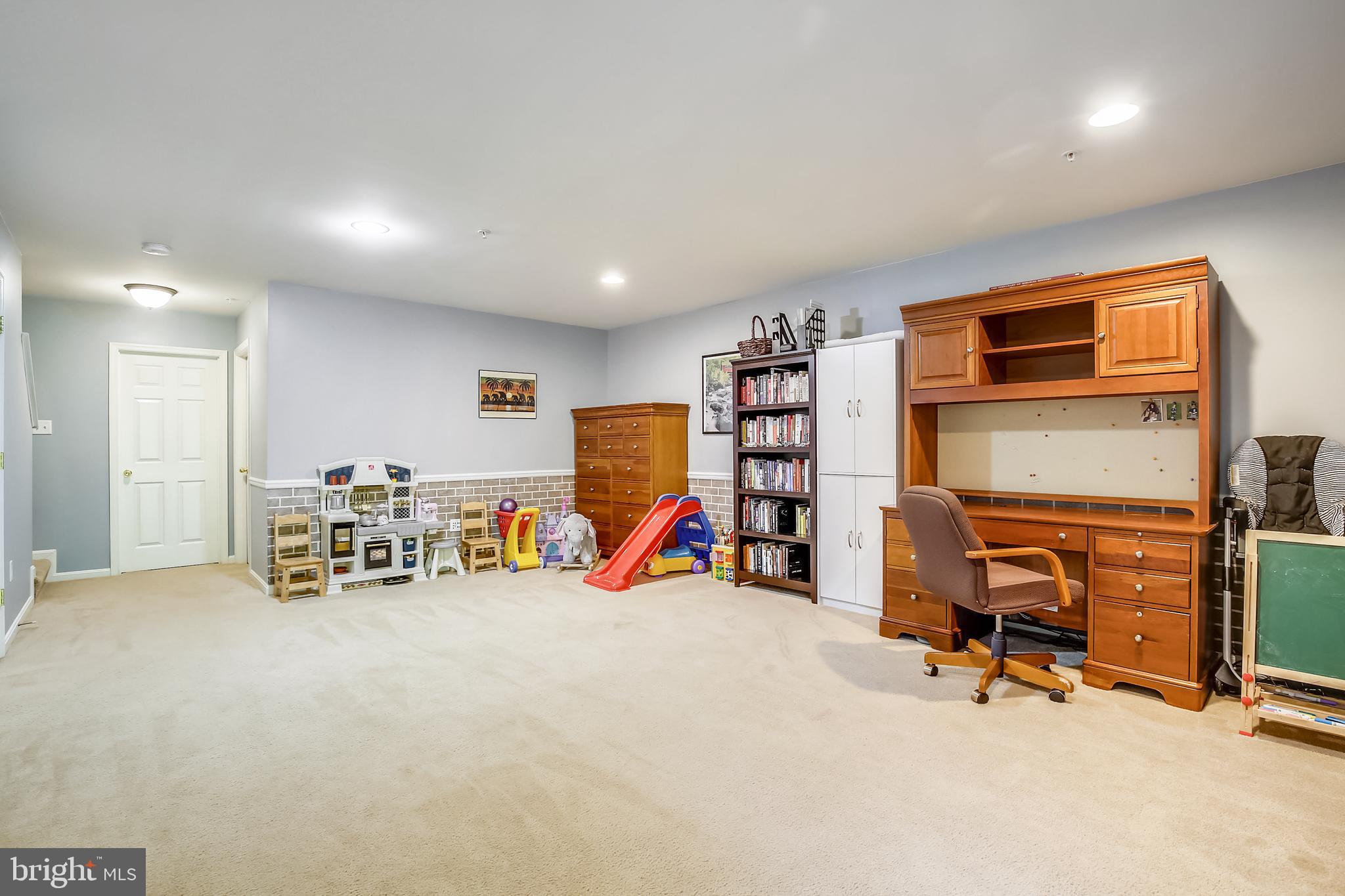 TWIN ARCH CROSSING - Residential