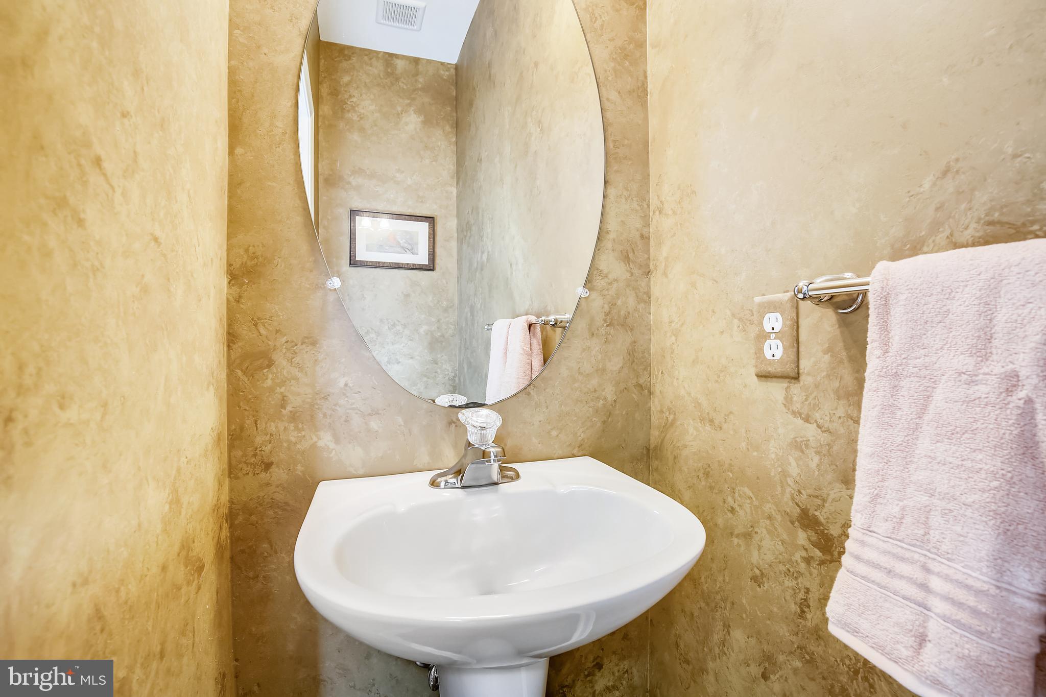 TWIN ARCH CROSSING - Residential