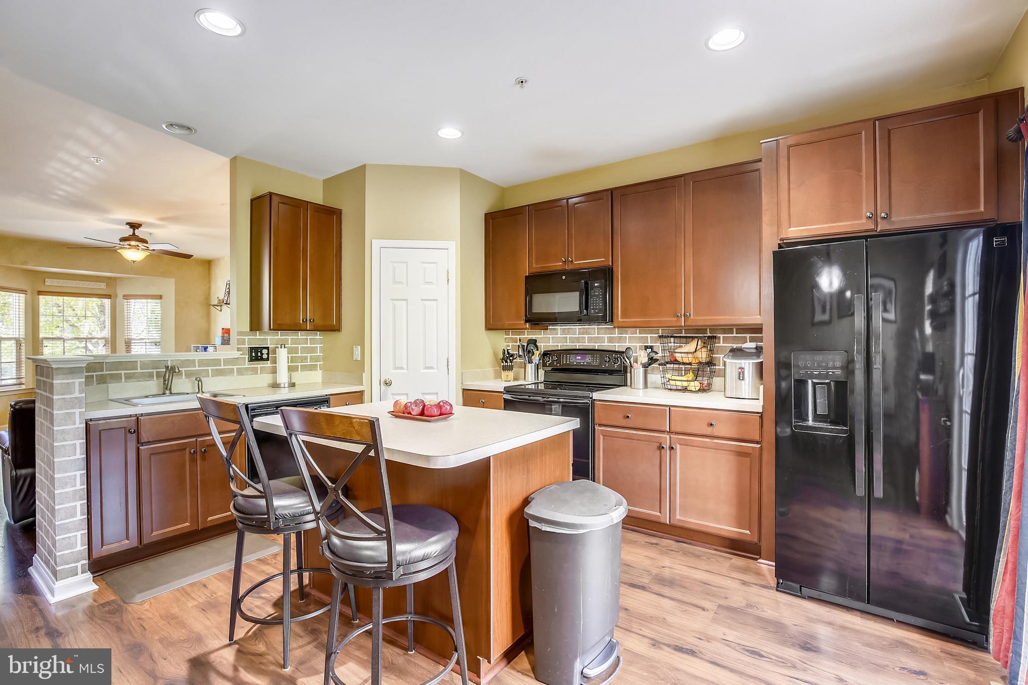 TWIN ARCH CROSSING - Residential