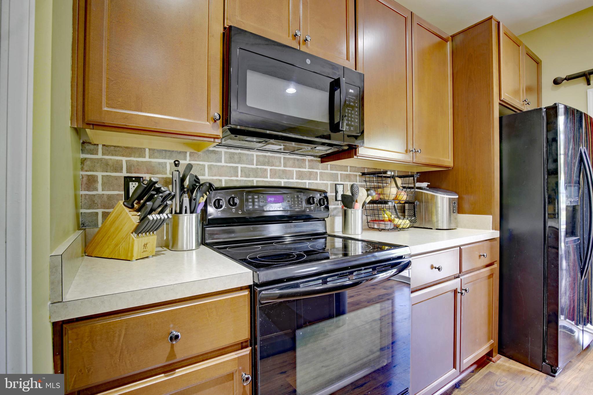 TWIN ARCH CROSSING - Residential