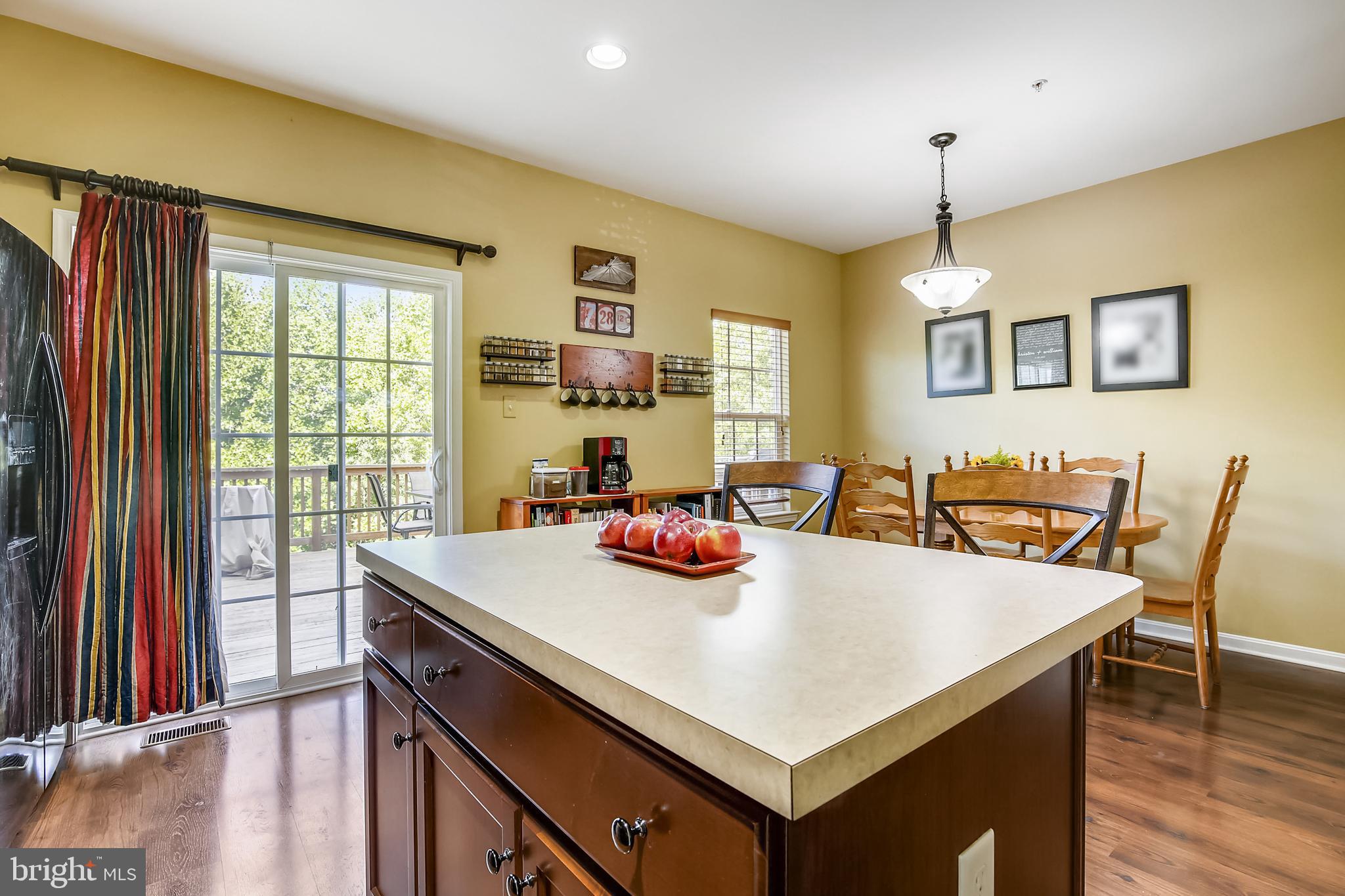 TWIN ARCH CROSSING - Residential