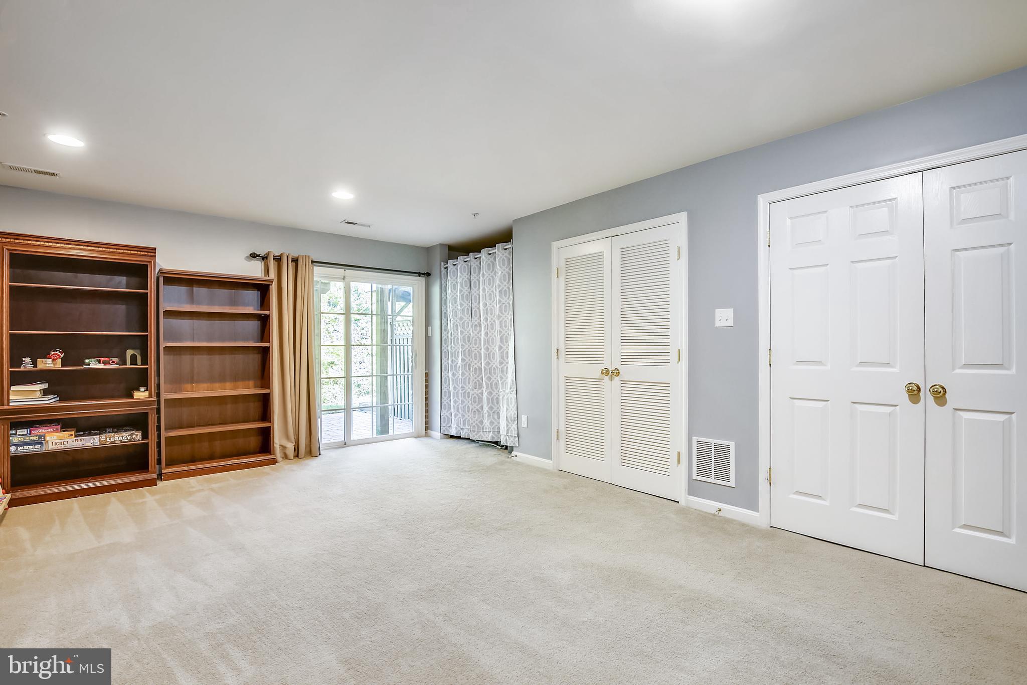 TWIN ARCH CROSSING - Residential