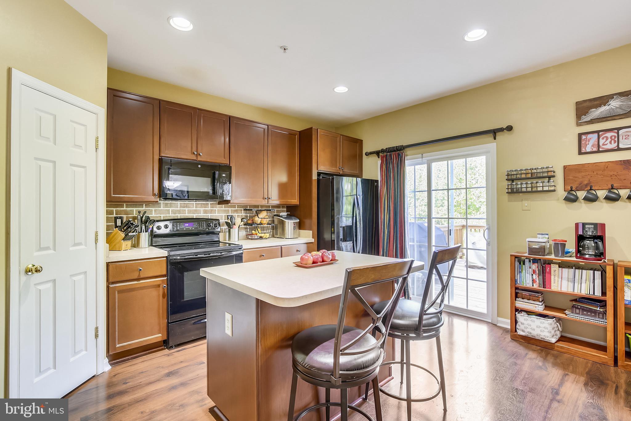 TWIN ARCH CROSSING - Residential