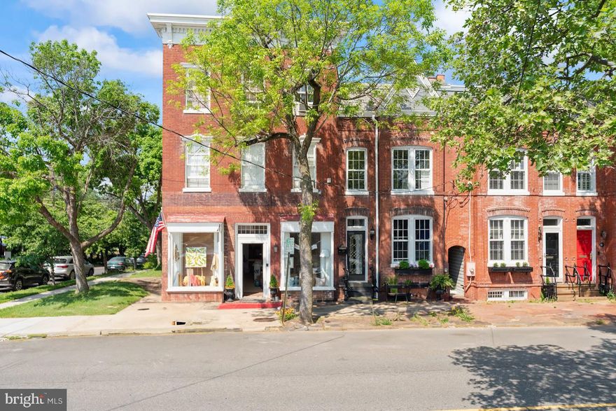 PROPERTY HIGHLIGHTS
Historic building in Old Town Alexandria.
Main level offers 1,040 SF of sun-filled open floor plan ideal for office or retail space.
Basement level offers additional area of 800 S.F and is ideal for storage of files.
Space would be ideal for any professional office use such as law firm/ accountant/ architect etc.
Space would also work for retail.
Modified gross lease. The owner pays insurance, water + sewer. Tenant pays taxes, heating gas,
electric and any business insurance.