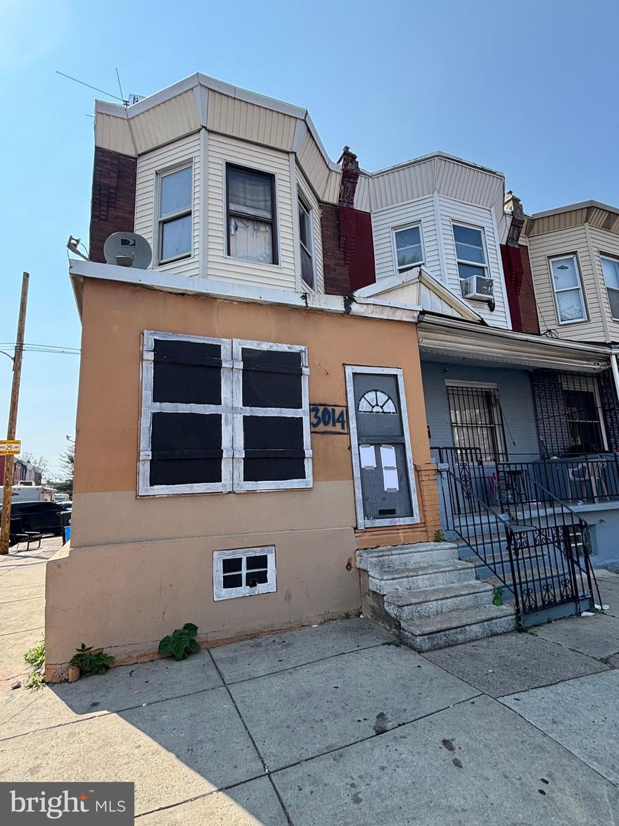 This property is part of an estate that includes 7 properties and must be sold within 30 days. All offers will be considered. The seller would prefer to sell all 7 together but is open to selling individually.  Please find the other properties listed in the documents section. 

We believe that this property is occupied by squatters. Seller will not take action to remove them. Buyer must agree to take property as-is; occupancy is not guaranteed.