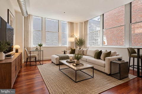 Condo For Sale - 1101 Locust Street #2K<br/> PHILADELPHIA, PA 19107