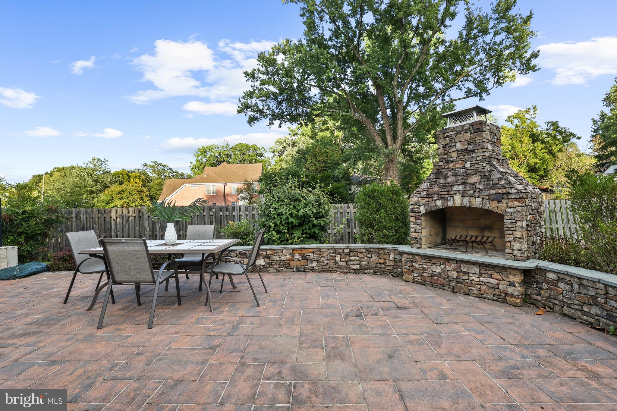 NEAR FALLS CHURCH - Residential