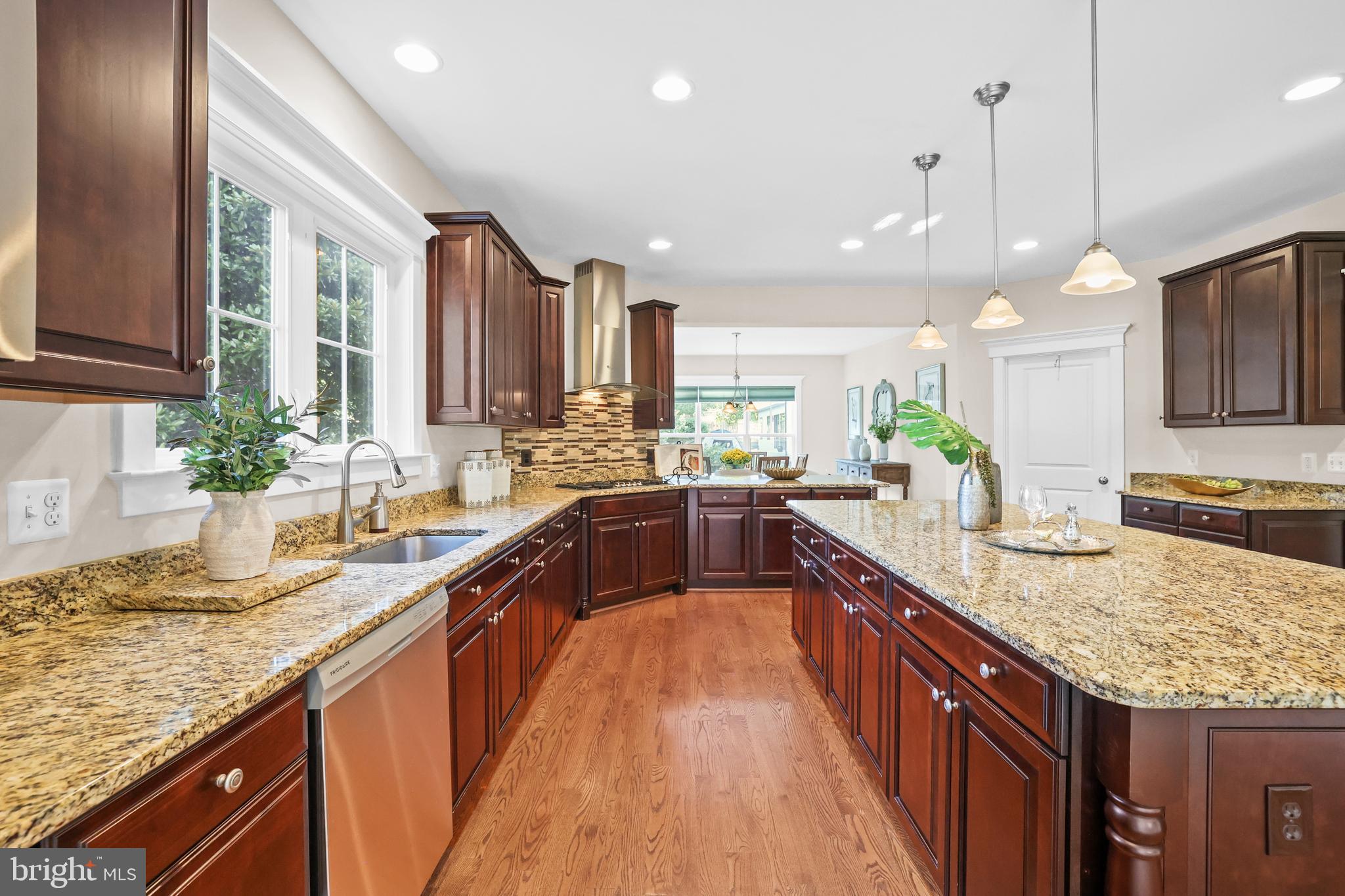 NEAR FALLS CHURCH - Residential