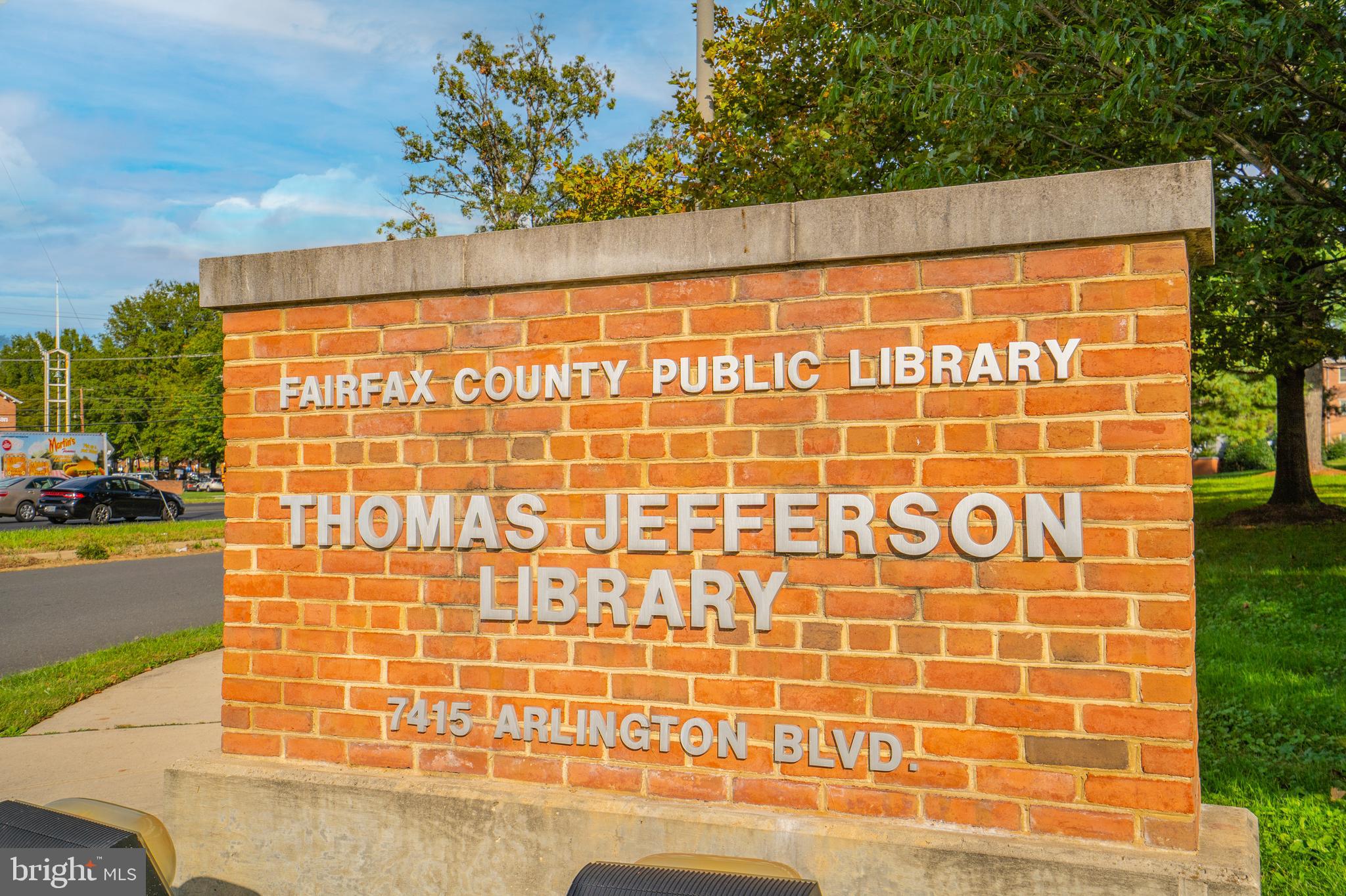 NEAR FALLS CHURCH - Residential