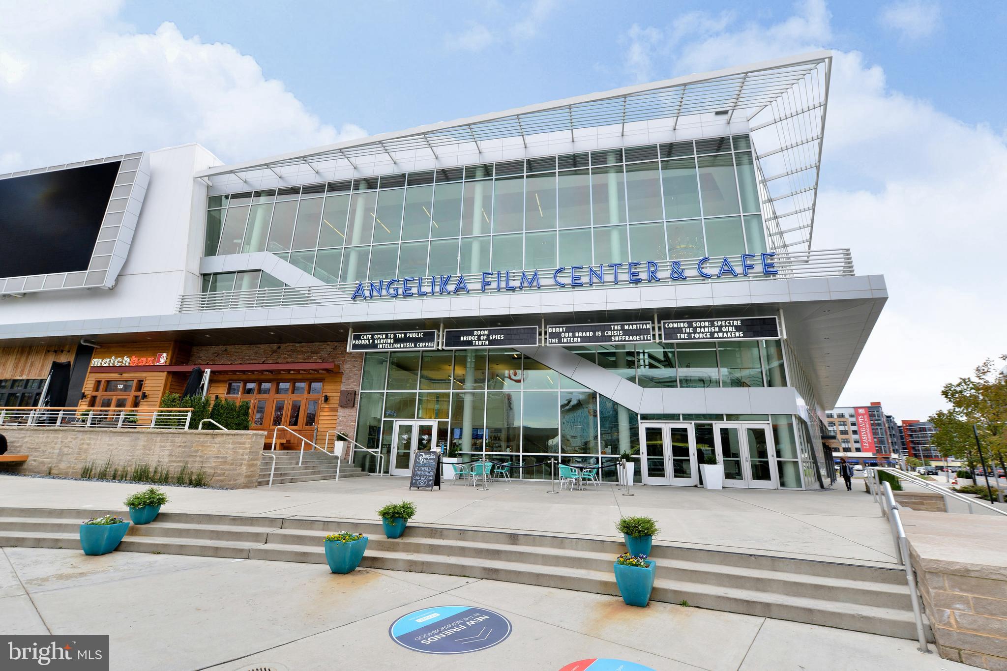 NEAR FALLS CHURCH - Residential