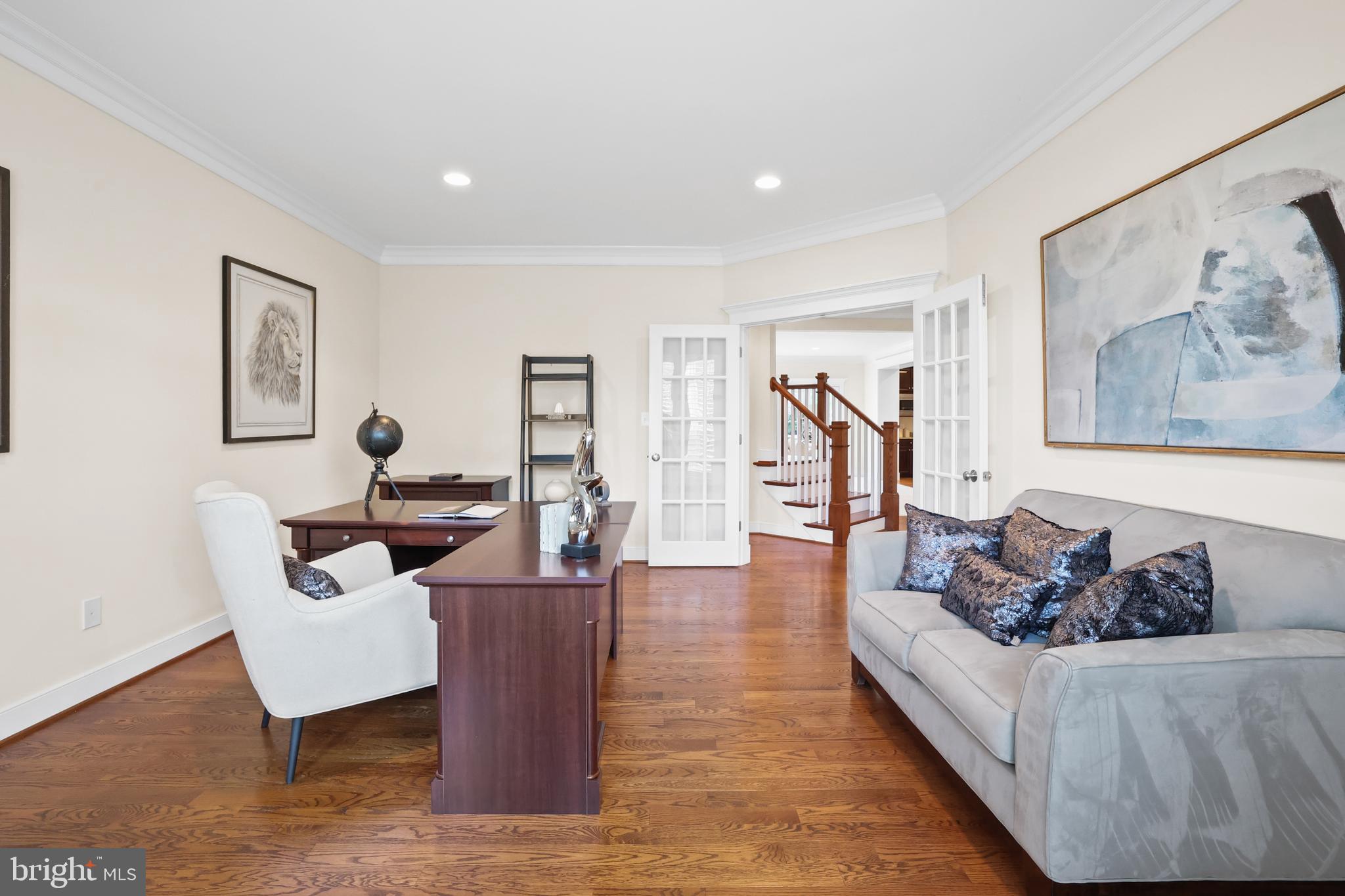 NEAR FALLS CHURCH - Residential