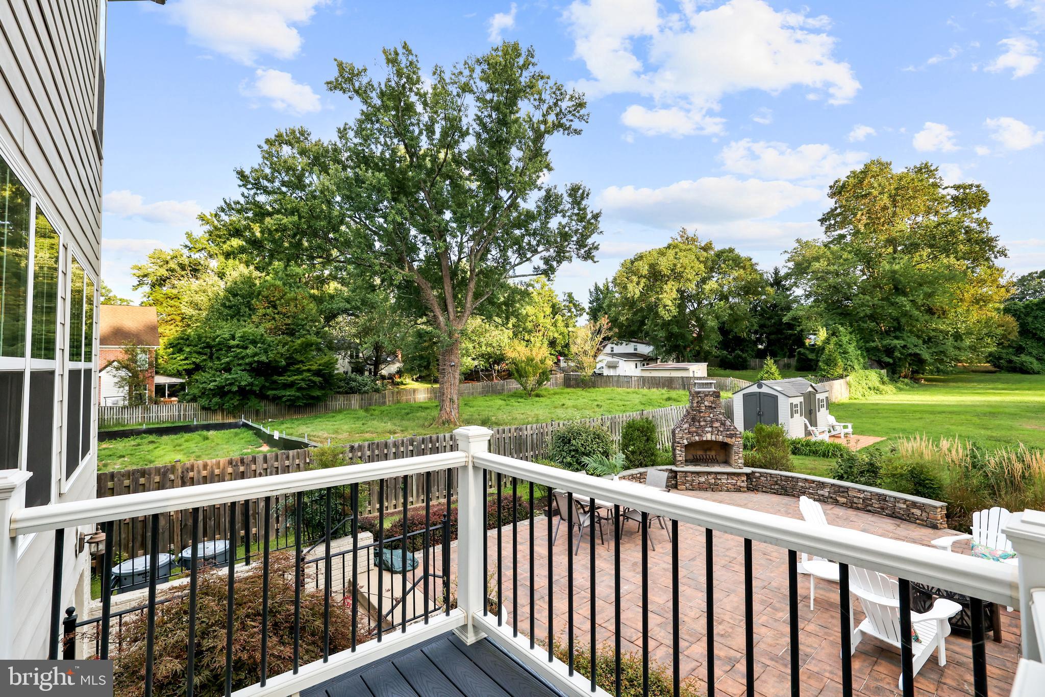 NEAR FALLS CHURCH - Residential