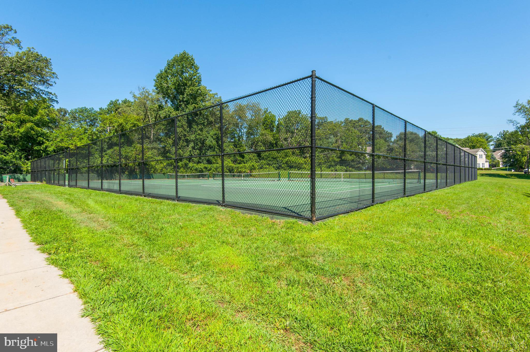 NEAR FALLS CHURCH - Residential