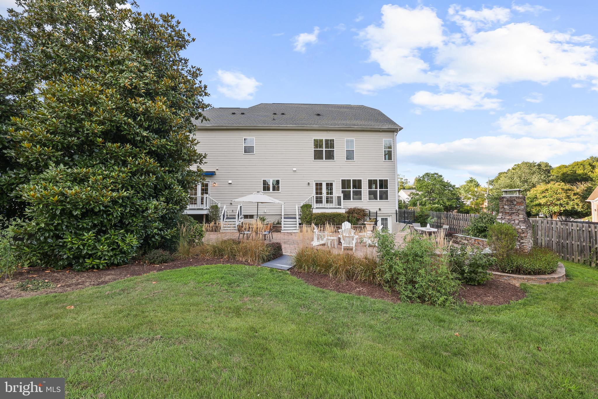 NEAR FALLS CHURCH - Residential