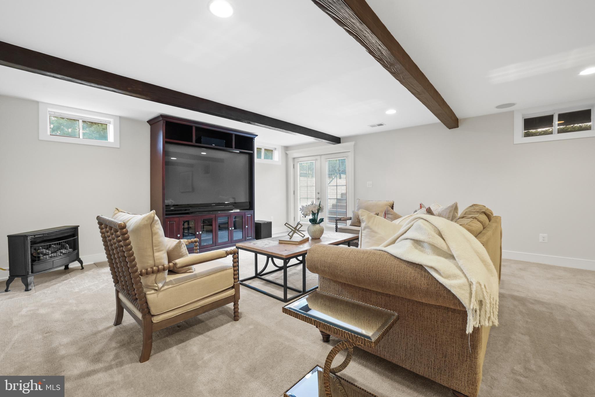 NEAR FALLS CHURCH - Residential