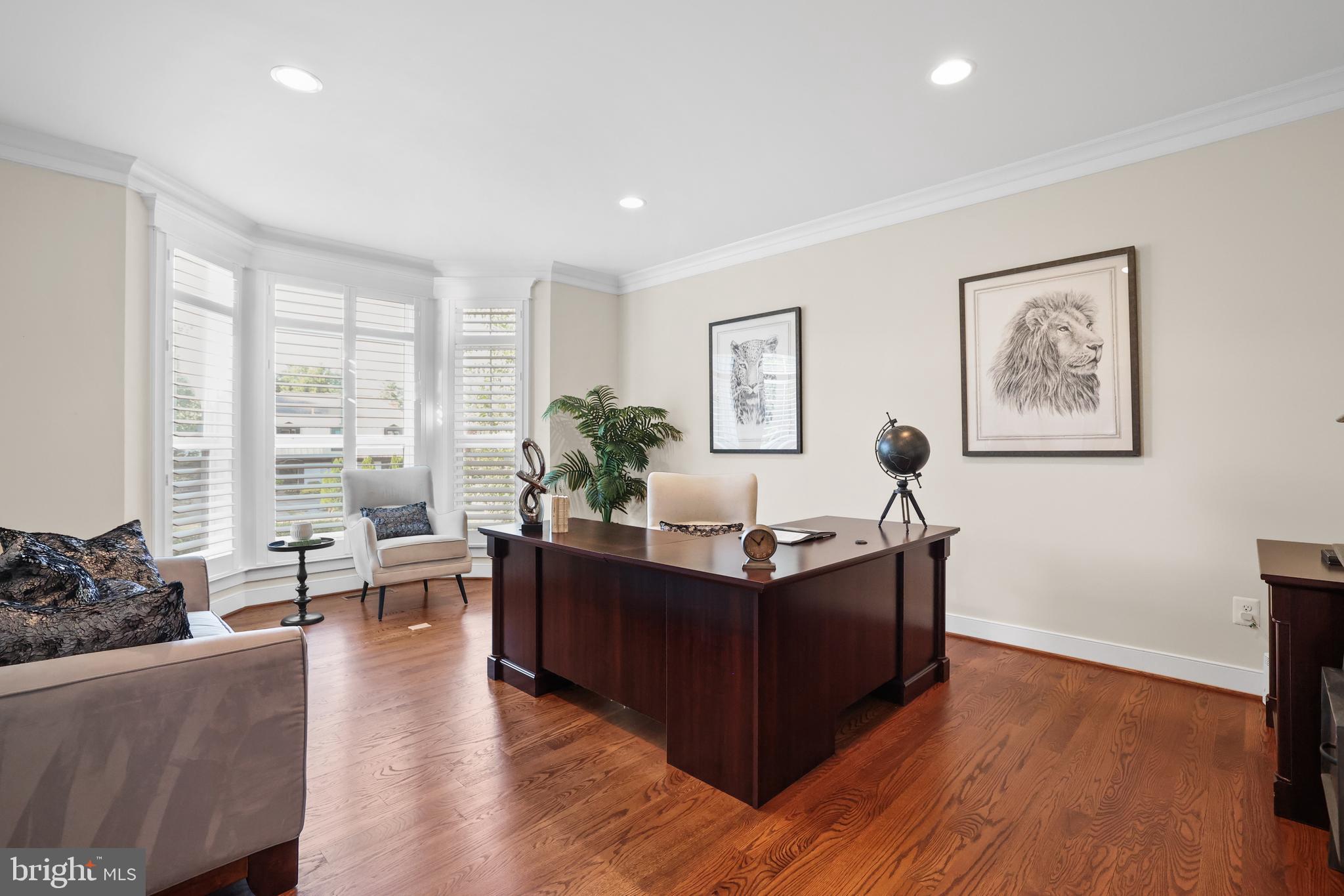 NEAR FALLS CHURCH - Residential