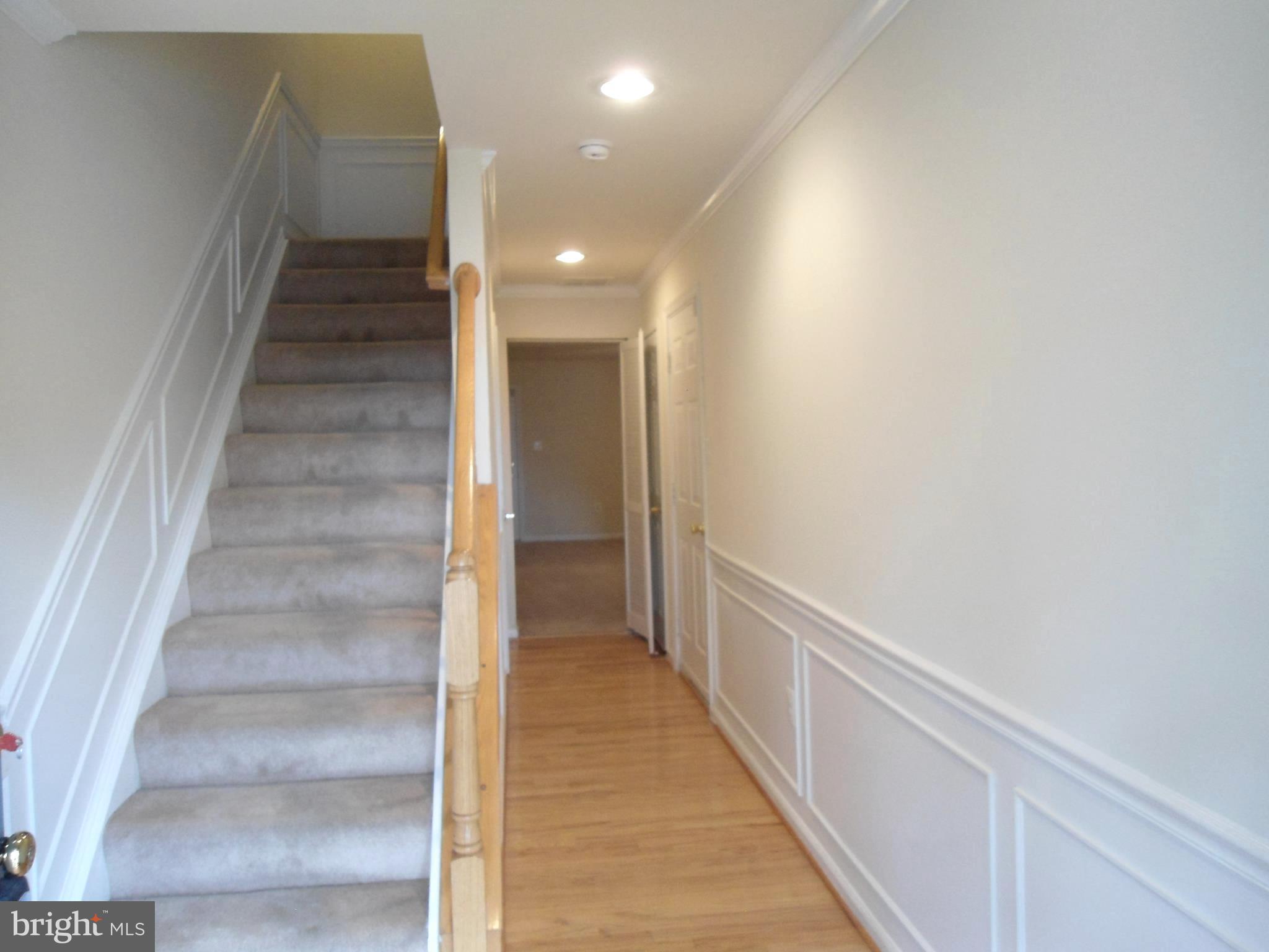 GLEN OAKS CONDOMINIUM - Residential Lease