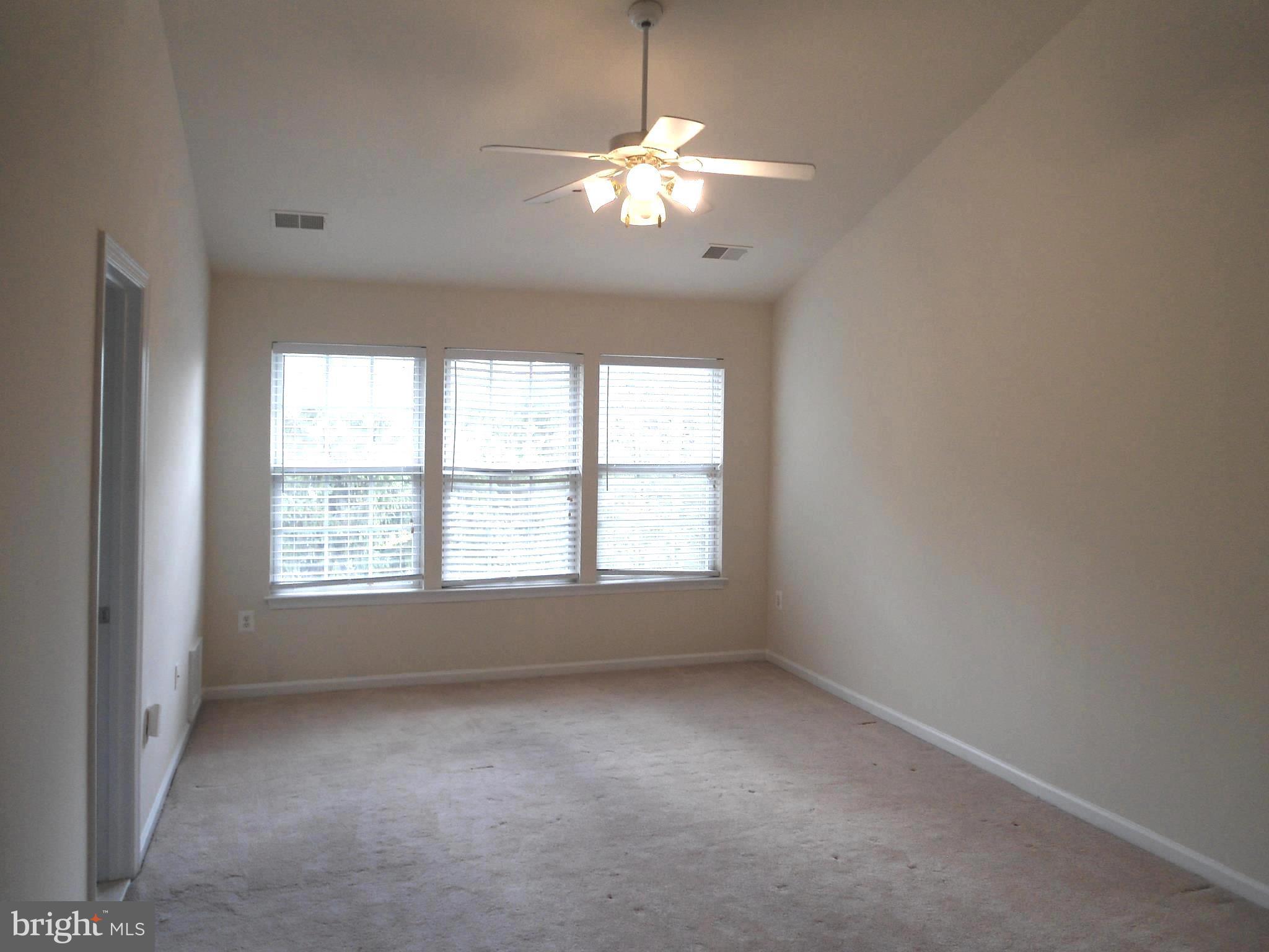 GLEN OAKS CONDOMINIUM - Residential Lease