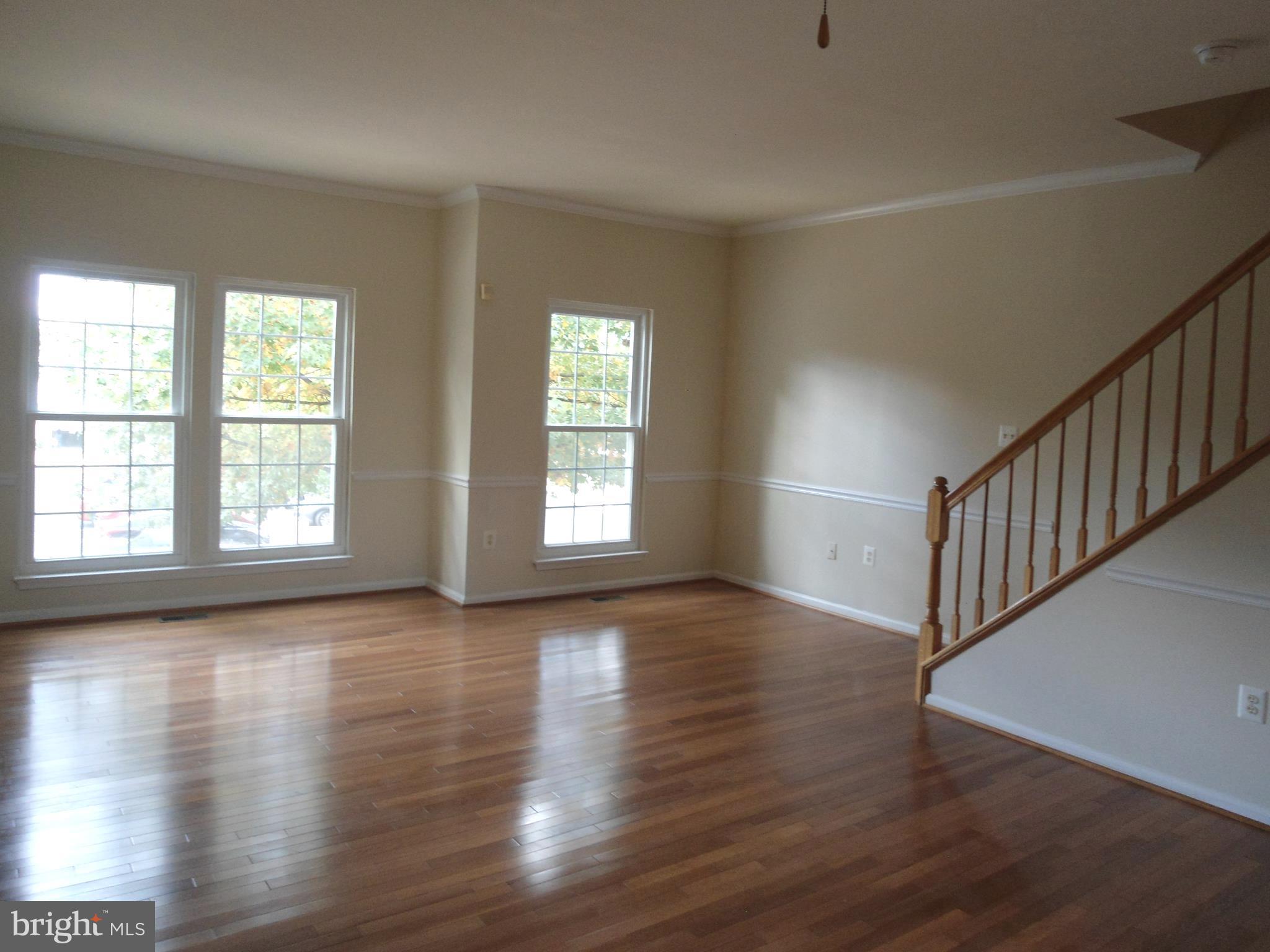 GLEN OAKS CONDOMINIUM - Residential Lease