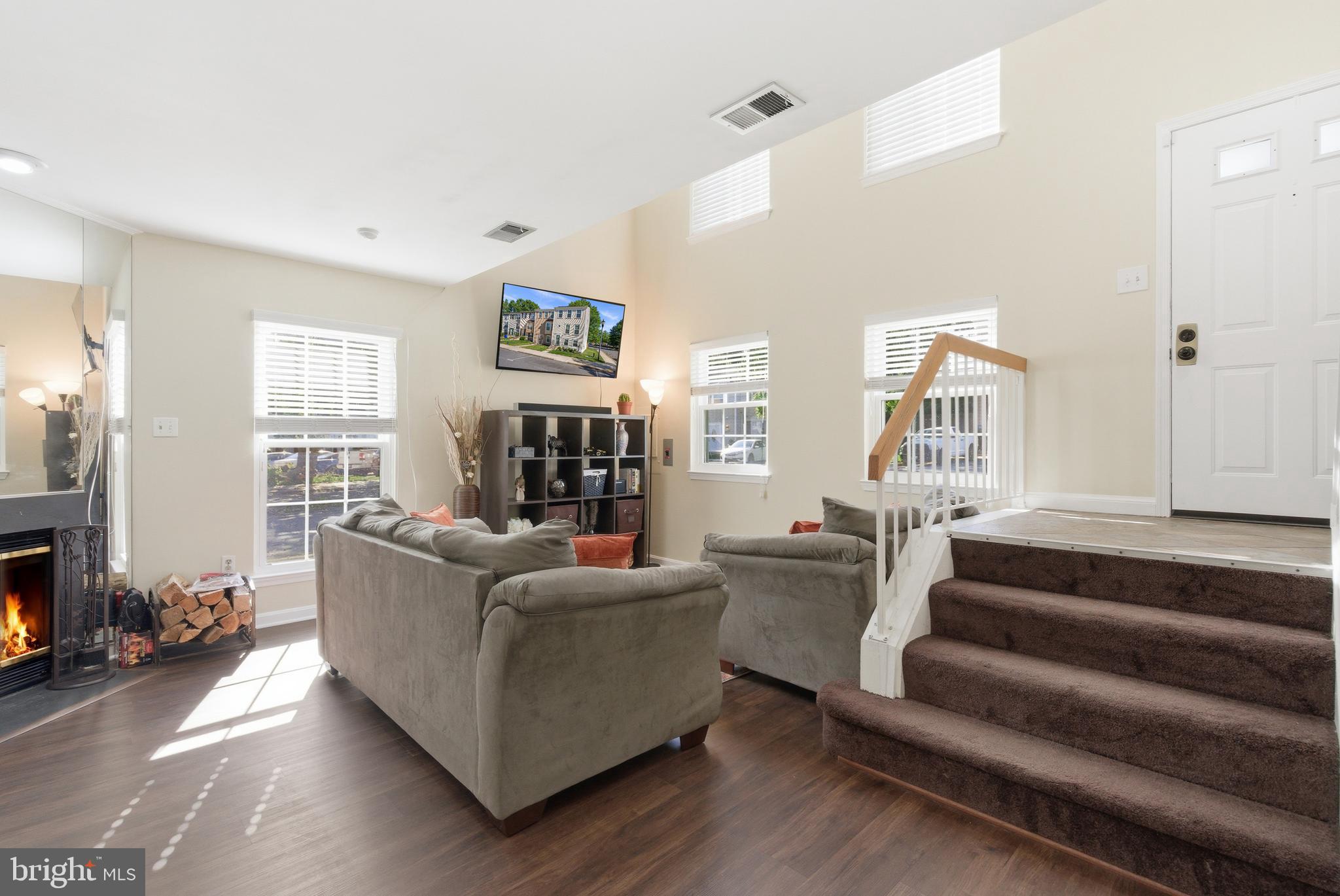 14858 LONDON LANE
