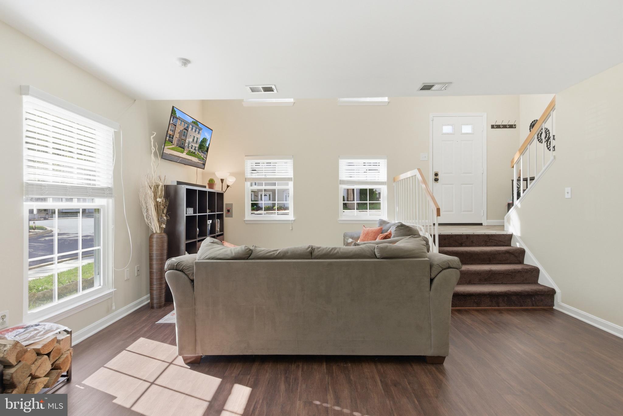14858 LONDON LANE