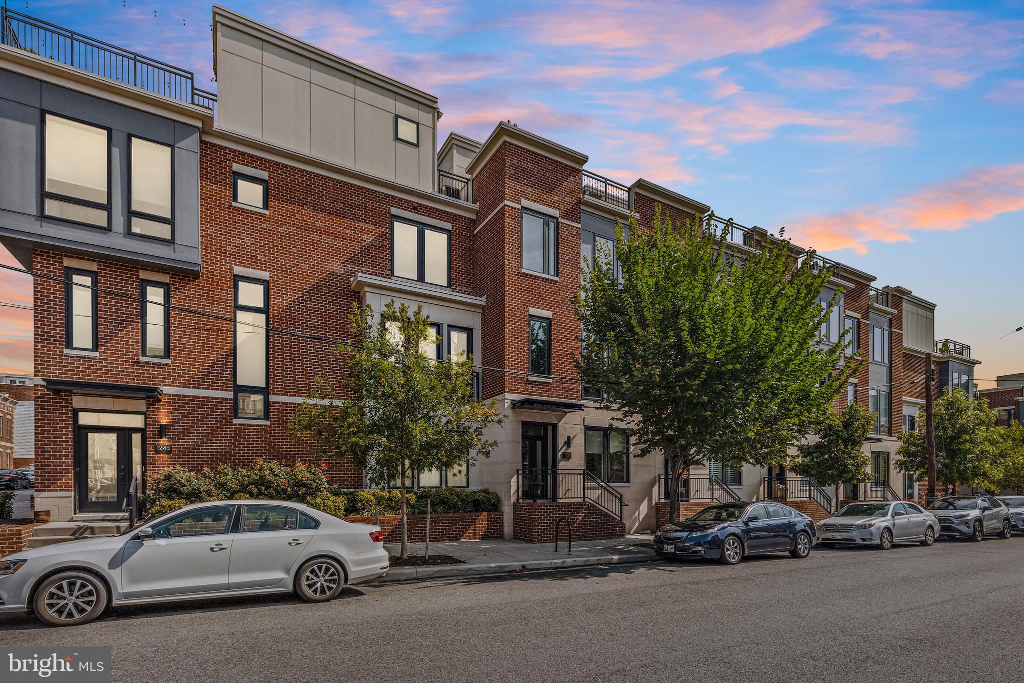 LOCUST POINT - Residential