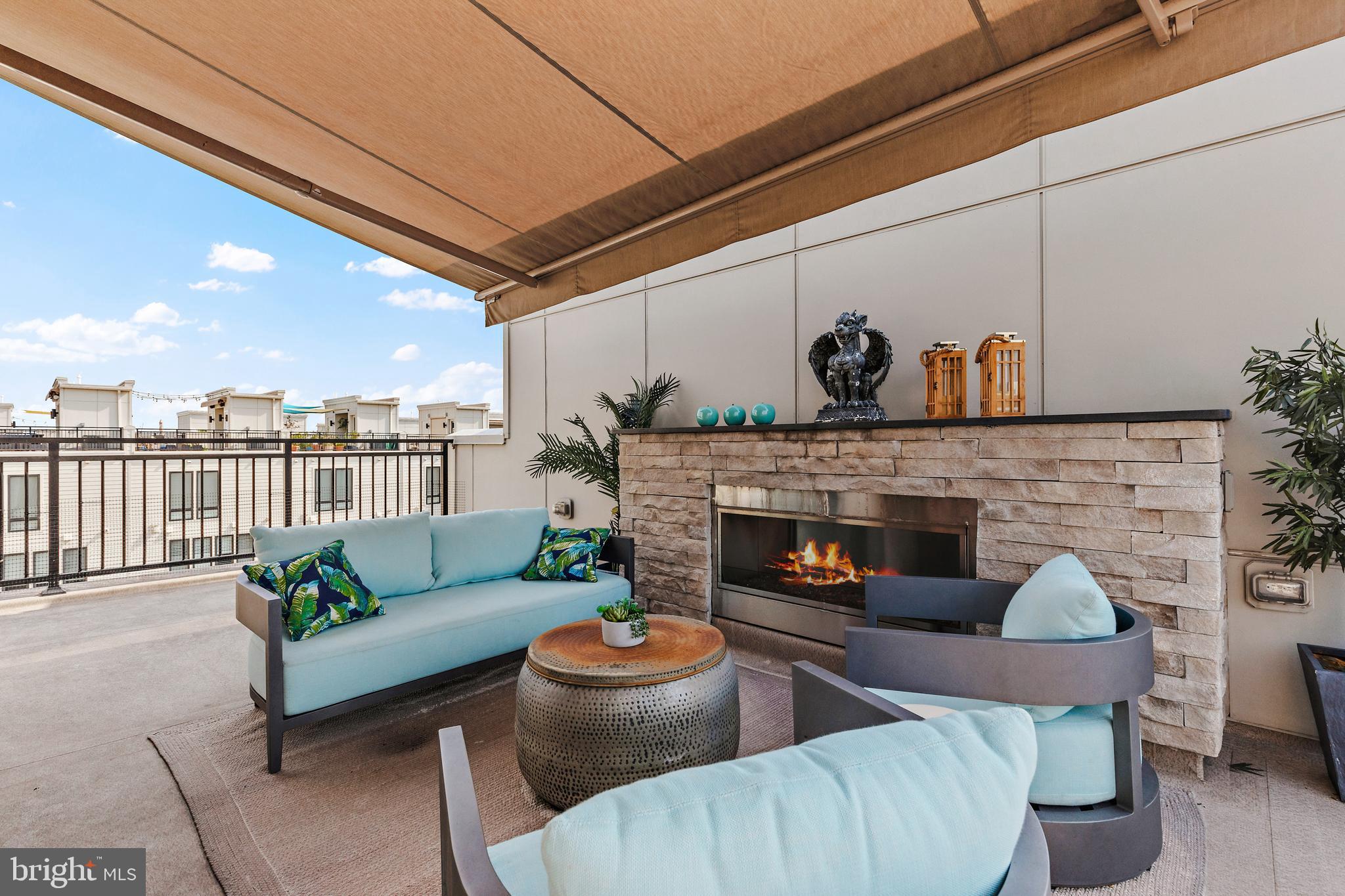 LOCUST POINT - Residential