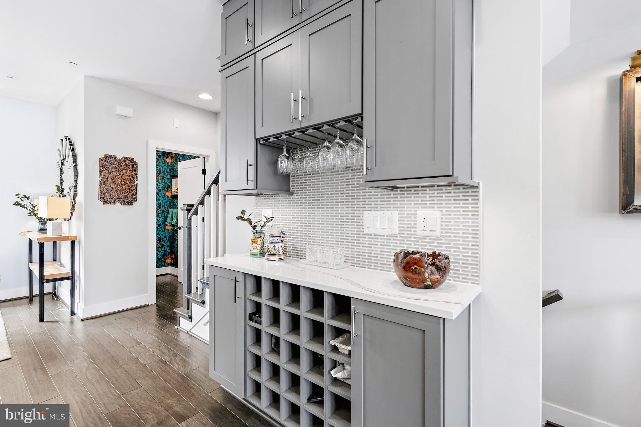 LOCUST POINT - Residential