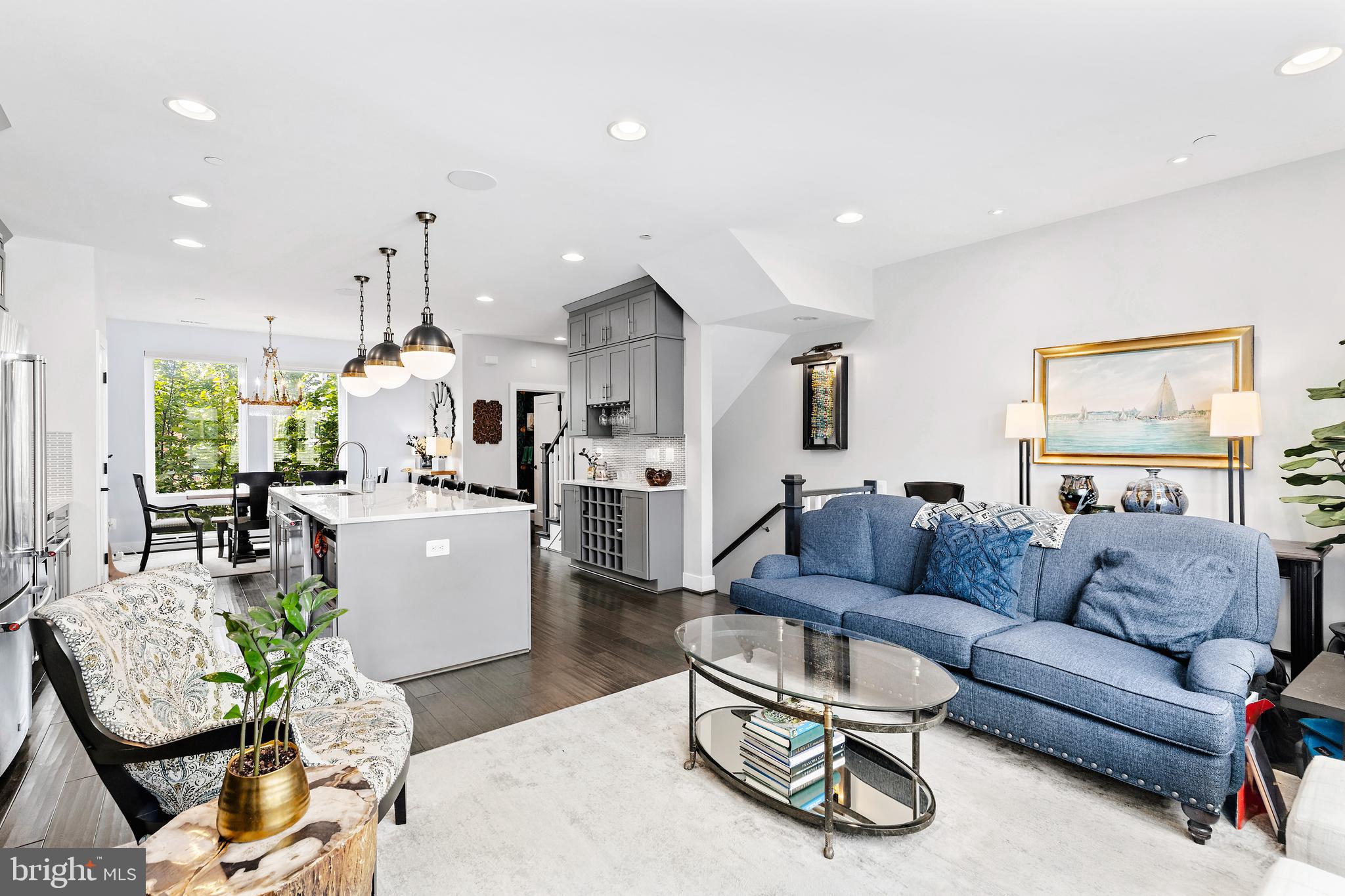 LOCUST POINT - Residential