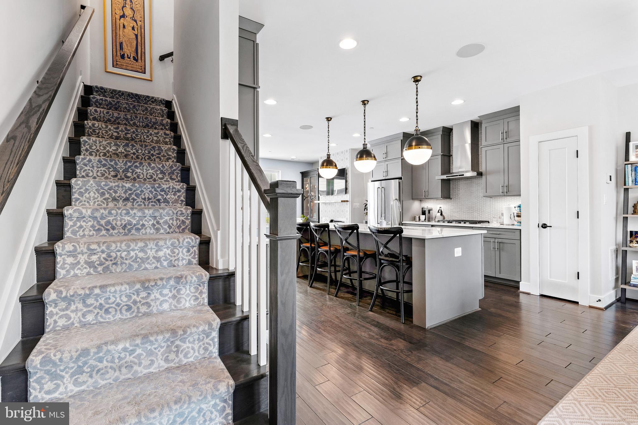 LOCUST POINT - Residential