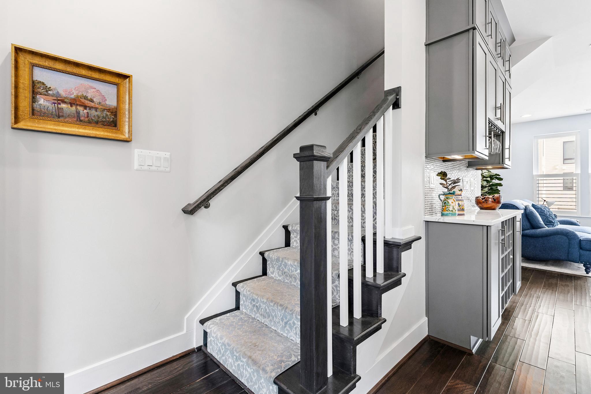 LOCUST POINT - Residential