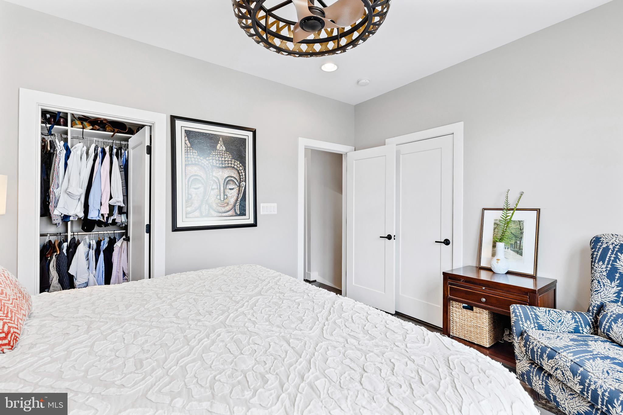 LOCUST POINT - Residential