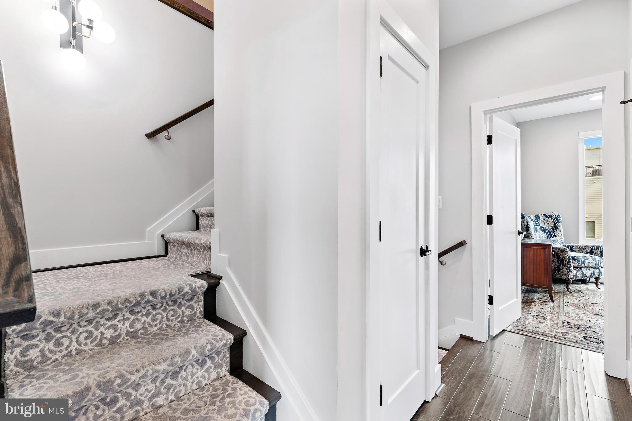 LOCUST POINT - Residential